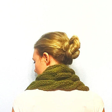 Waves of Cables Chunky Button Cowl