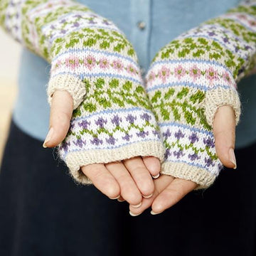 Flora Mitts