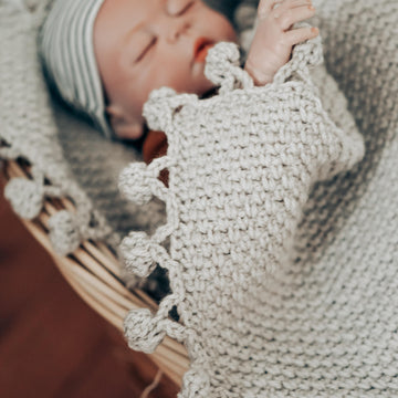 The pompom blanket