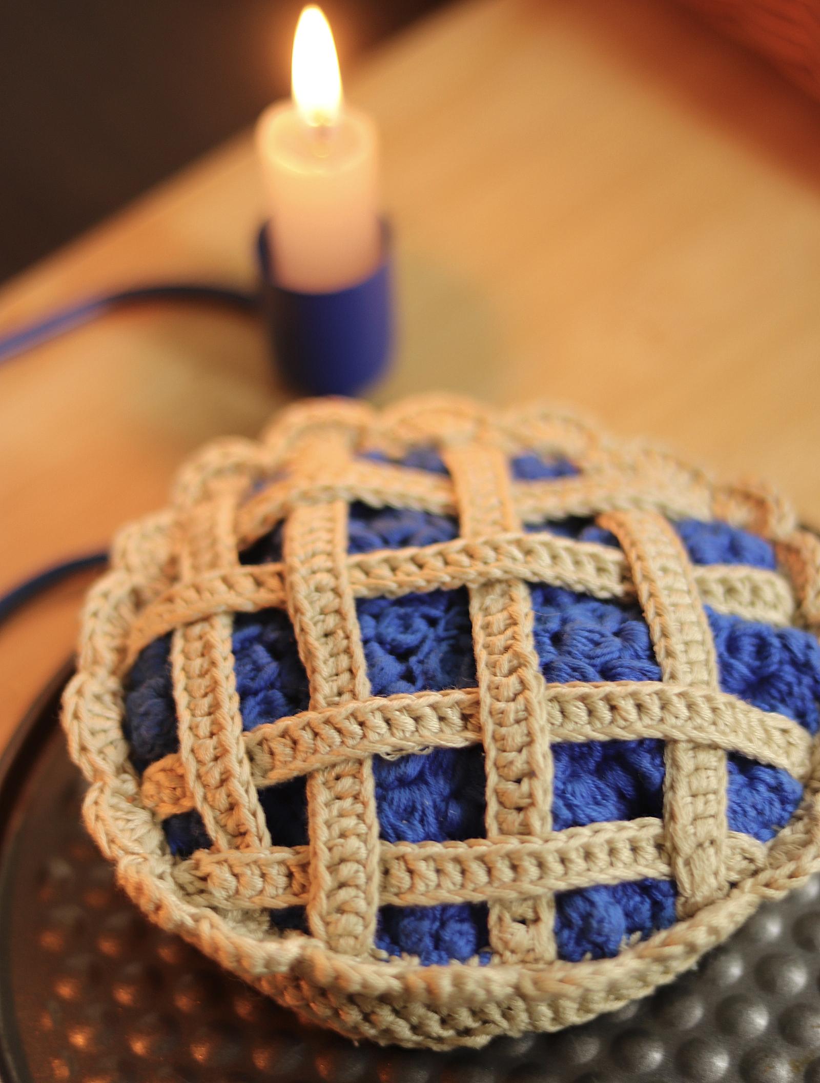 Crochet Blueberry Pie Pattern: Realistic Lattice Pie Amigurumi