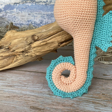 Yoyo the Seahorse Amigurumi