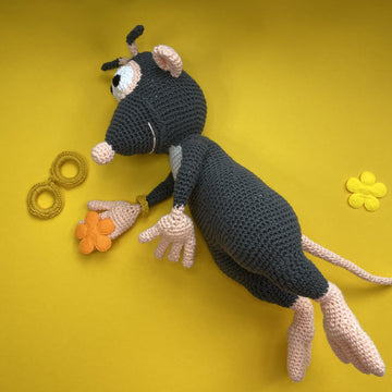 White troll & mouse amigurumi
