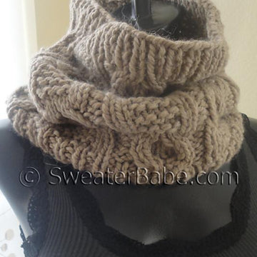 #161 Chunky Cabled Cowl
