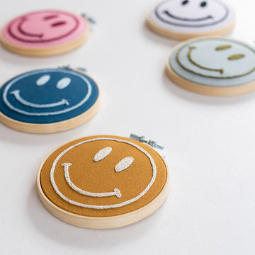 Cotton Clara Happy Face Embroidery Kit - 11cm (Yellow)