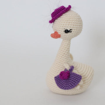 Lily The Swan /Amigurumi Toy