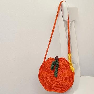 Pumpkin-Shaped Purse / Kürbisförmige Tasche