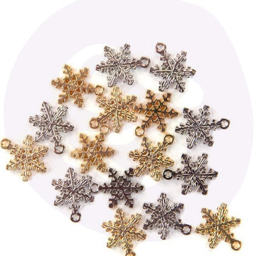 Prima Marketing Christmas In The Country Enamel Charms 16/Pkg - Snowflakes