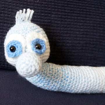 Amigurumi Häkelanleitung für den Wurm Flo (Wollreste)