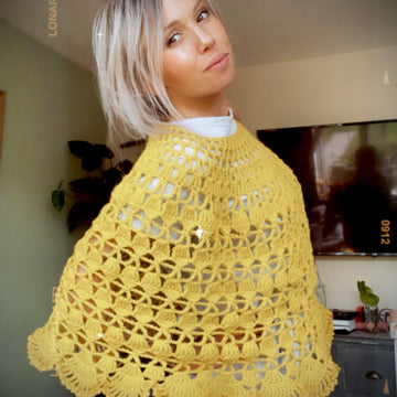 Cupcakes & Fan’s Poncho