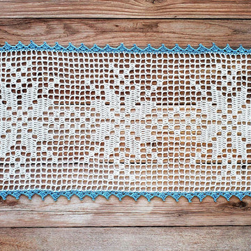 Snowflake Table Runner