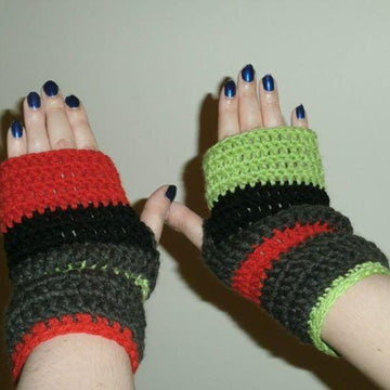 Fingerless Gloves with Anatomical Thumb