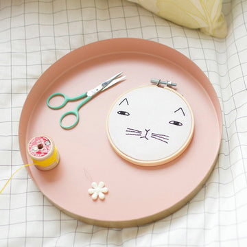 Cotton Clara Donna Wilson Cat Hoop Embroidery Kit - 11cm