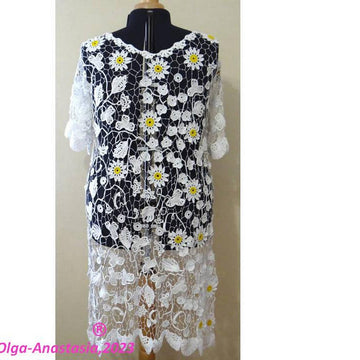 Lace beach tunic with daisies