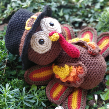Thanksgiving Turkey with Pilgrim Hat Crochet Amigurumi