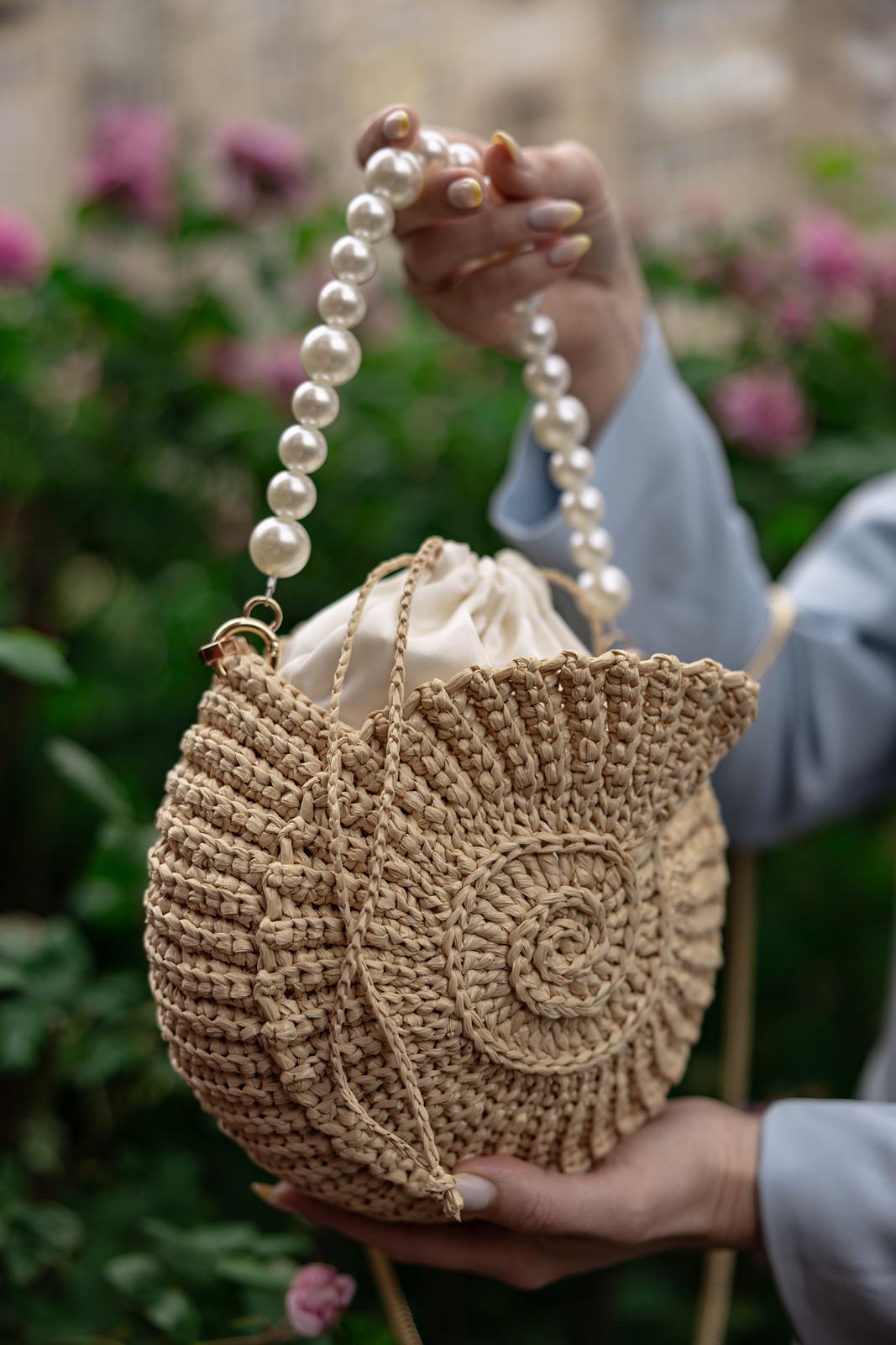 Shell raffia bag
