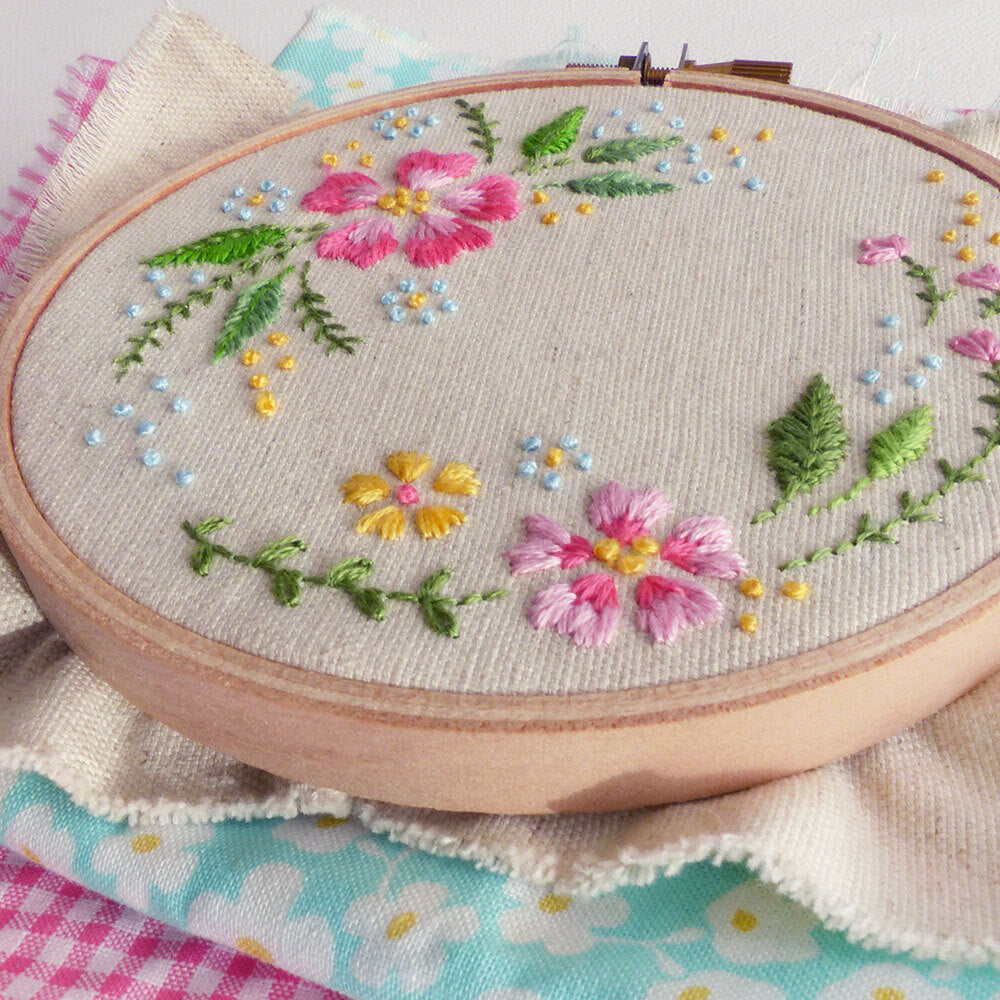 Tamar Circle of Flowers Printed Embroidery Kit - 4in