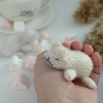 Kitty knitting pattern. Toy cat knitting pattern