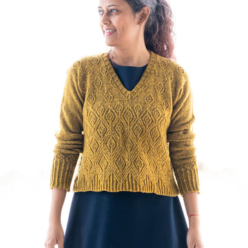Dharā Pullover