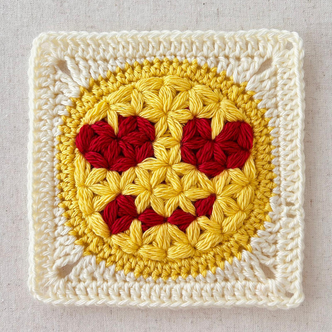62 Smily Heart Round Square Motif