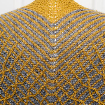 Mika - Triangle shawl