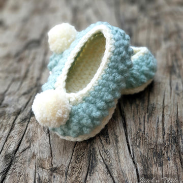 Baby Slipper with Pom Pom's baby bootie pattern