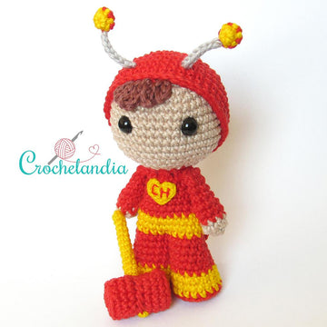 El Chapulín Colorado amigurumi doll - crochet pattern by Crochelandia