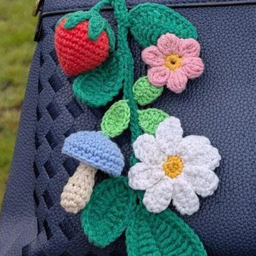 Nature Inspired Bag Charm English_US