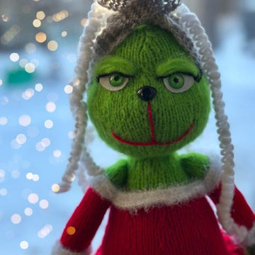Miss Grinch knitting pattern.