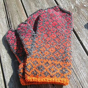 Diamonds Mittens