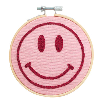Cotton Clara Happy Face Embroidery Kit - 11cm (Pink)