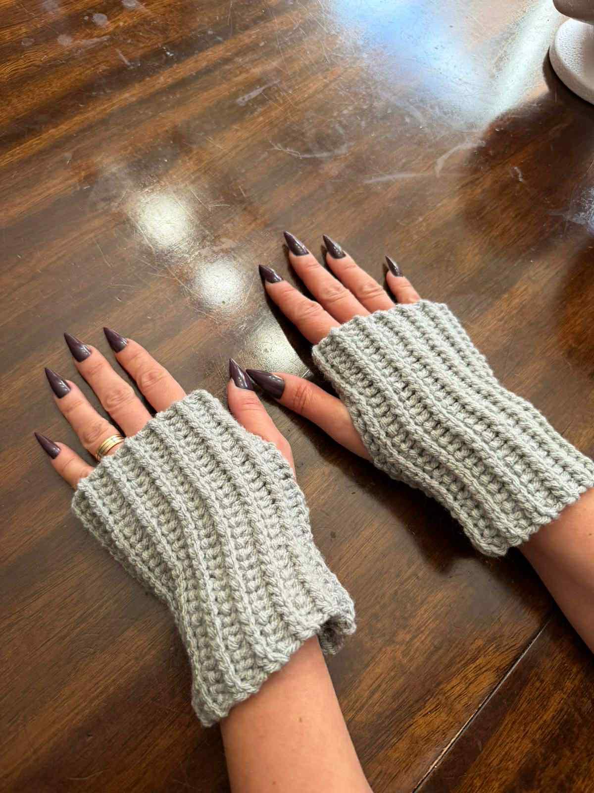 Classic Ribbed Gloves