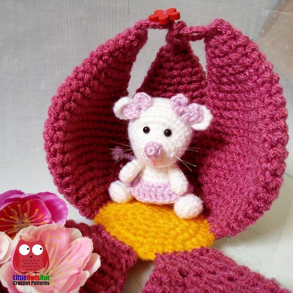 230 Little Mouse with a Flower House