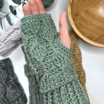 Trailing Leaves Mittens