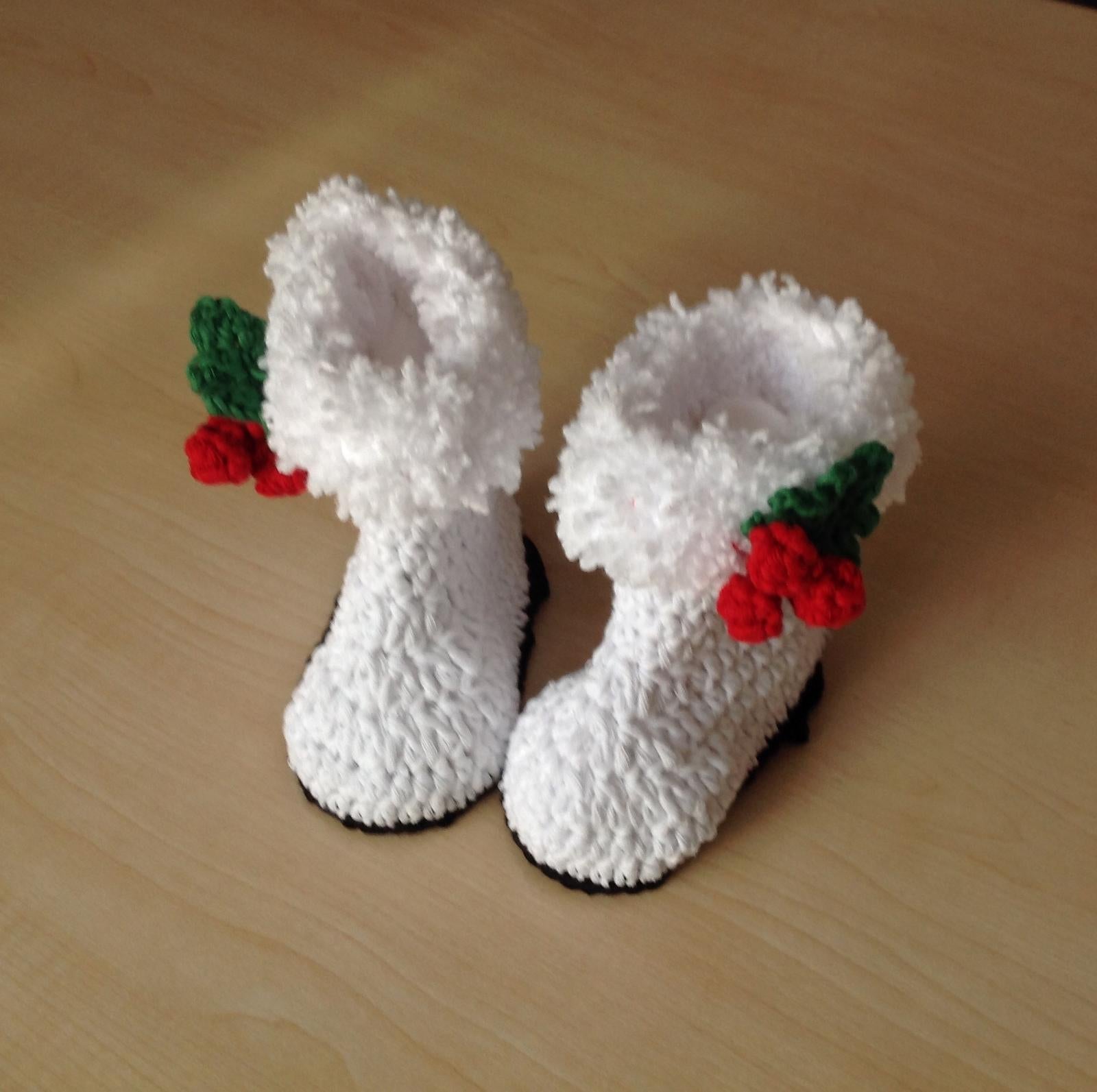 Santa Baby Bootie & Hat Set N 333