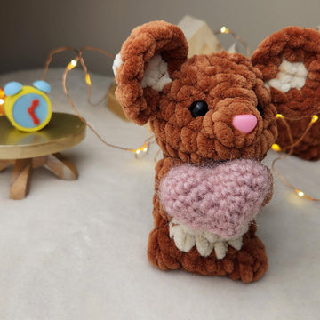 Mouse with heart