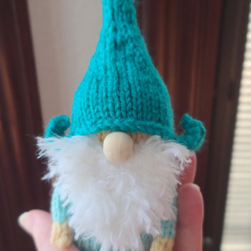 A Gnome of Many Hats
