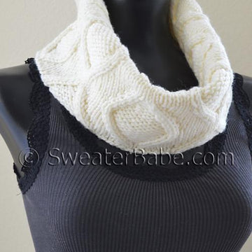 #180 Posh One-Ball Cowl