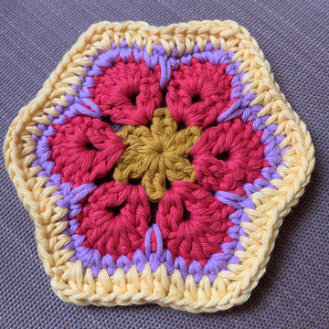 Dainty African Flower Motif