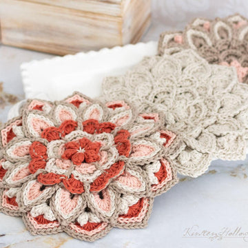 Sugar Plum Delight Round Trivet