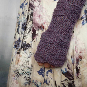 INNER WILD Lovey Arm Warmers