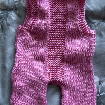 Vinnie Baby Dungarees and Cardigan Knitting Pattern Newborn-24 months approx