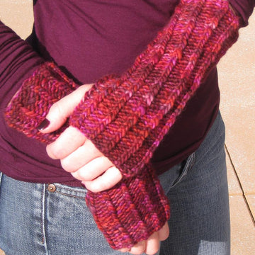Winterberries Hat, Fitted Cowl, and Fingerless Mitts Set