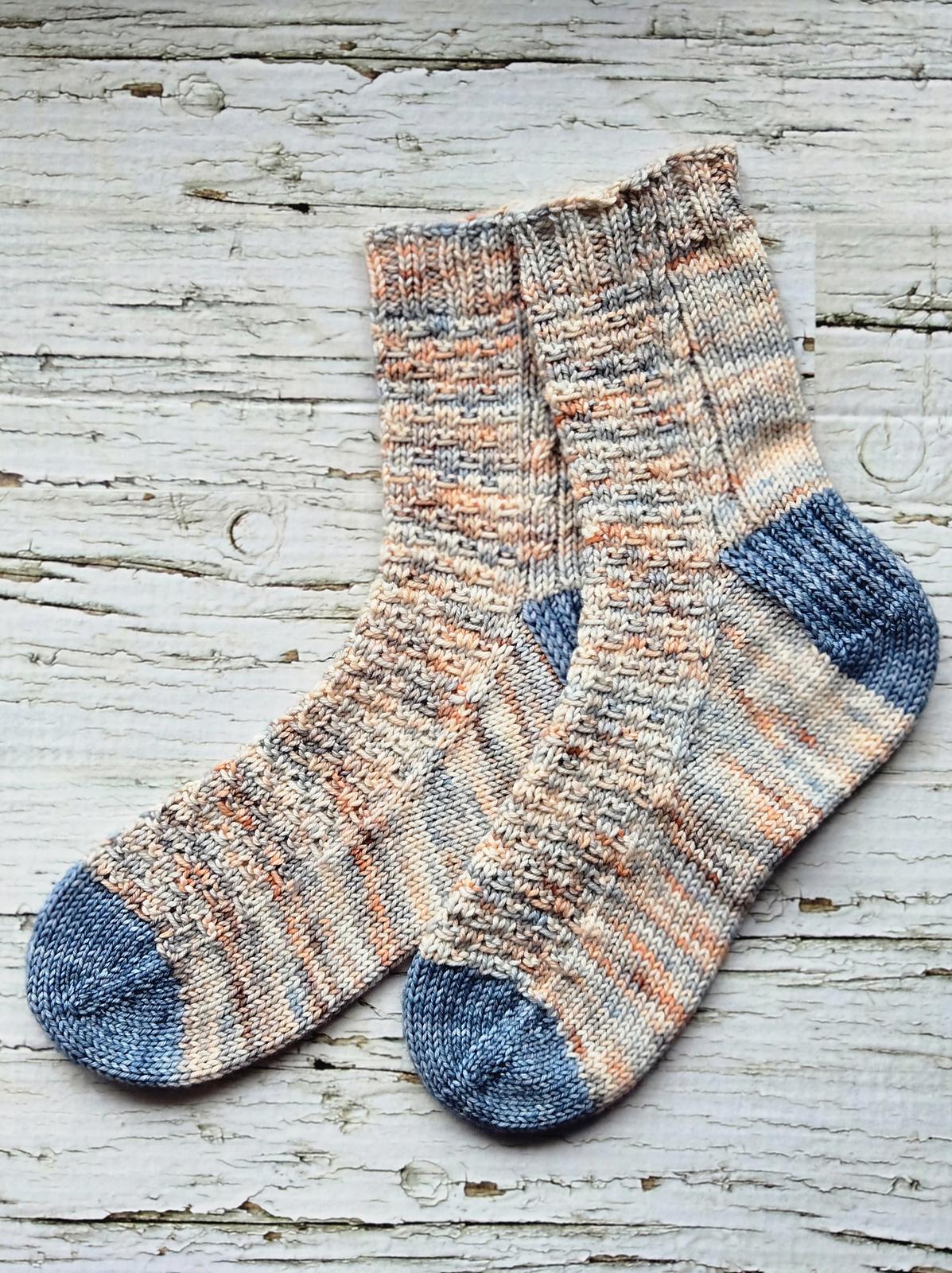 Canoodling Socks