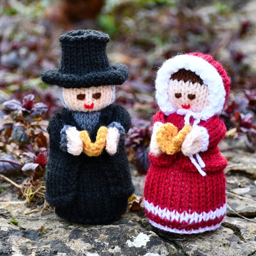Christmas Carol Singer Dolls Knitting Pattern - Toy Knitting Pattern