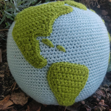 Planet Earth Globe and Moon Amigurumi crochet