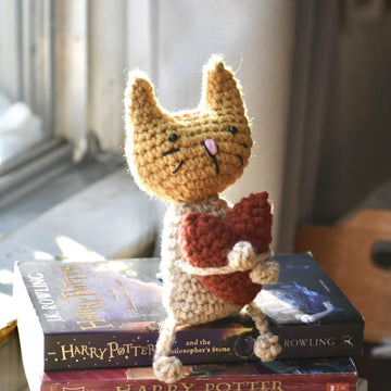 Crochet Valentino the Cat Holding Heart