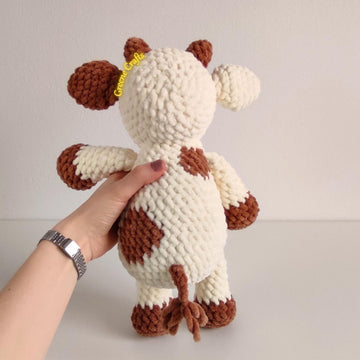 Snowdrop, the Cow/Schneeglöckchen, die Kuh