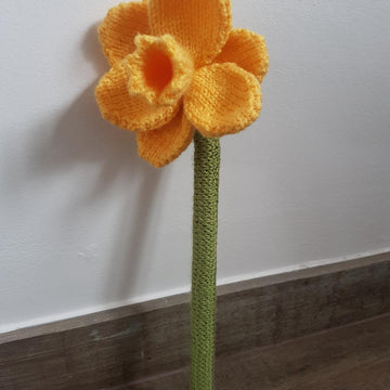 Knitted Daffodil