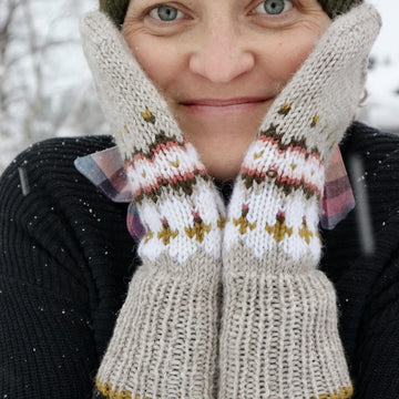 Blossom of Snow Mittens