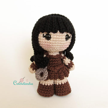 Xena amigurumi doll - crochet pattern by Crochelandia